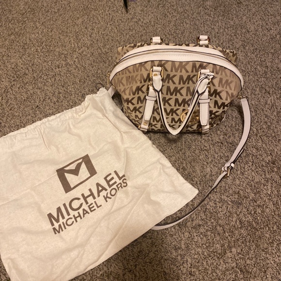 MK purse - Picture 2 of 4